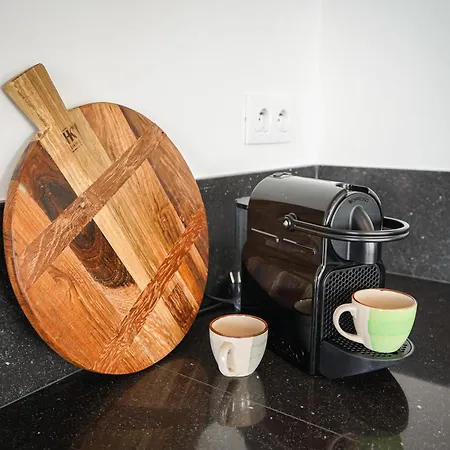 Huswell - Beautiful With Communal Pool And Gym Inn