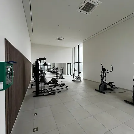 Inn Huswell - Beautiful With Communal Pool And Gym Ostende