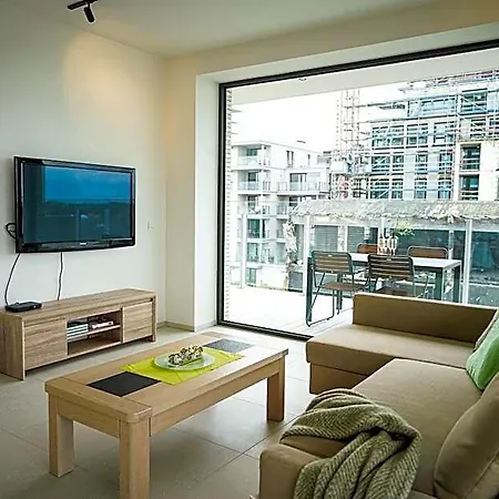 Huswell - Beautiful With Communal Pool And Gym イン
