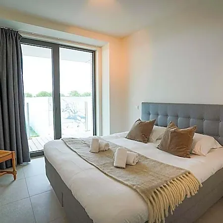 Huswell - Beautiful With Communal Pool And Gym *